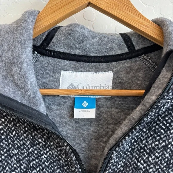 Columbia  fleece jacket , Size Small , black&white, outdoor , hiking - Picture 4 of 12